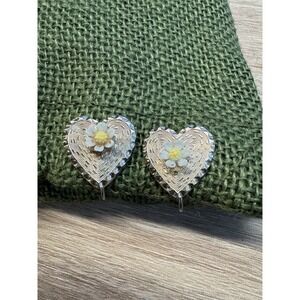Beautifu vintage Gold Tone Heart Clip On Earrings With Flower Accent